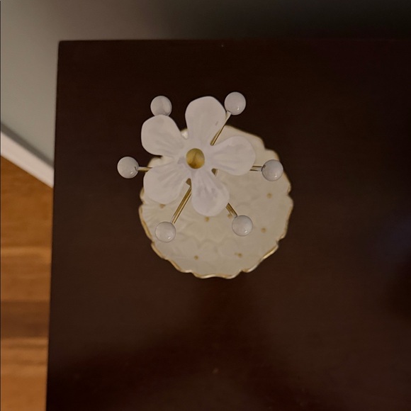 Gold and White Jewelry Stand - Picture 2 of 2